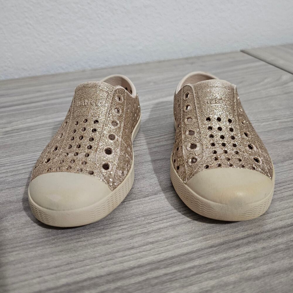 Native Shoes Jefferson Classic Slip On Bling Gold Rock Salt Little Kids C7